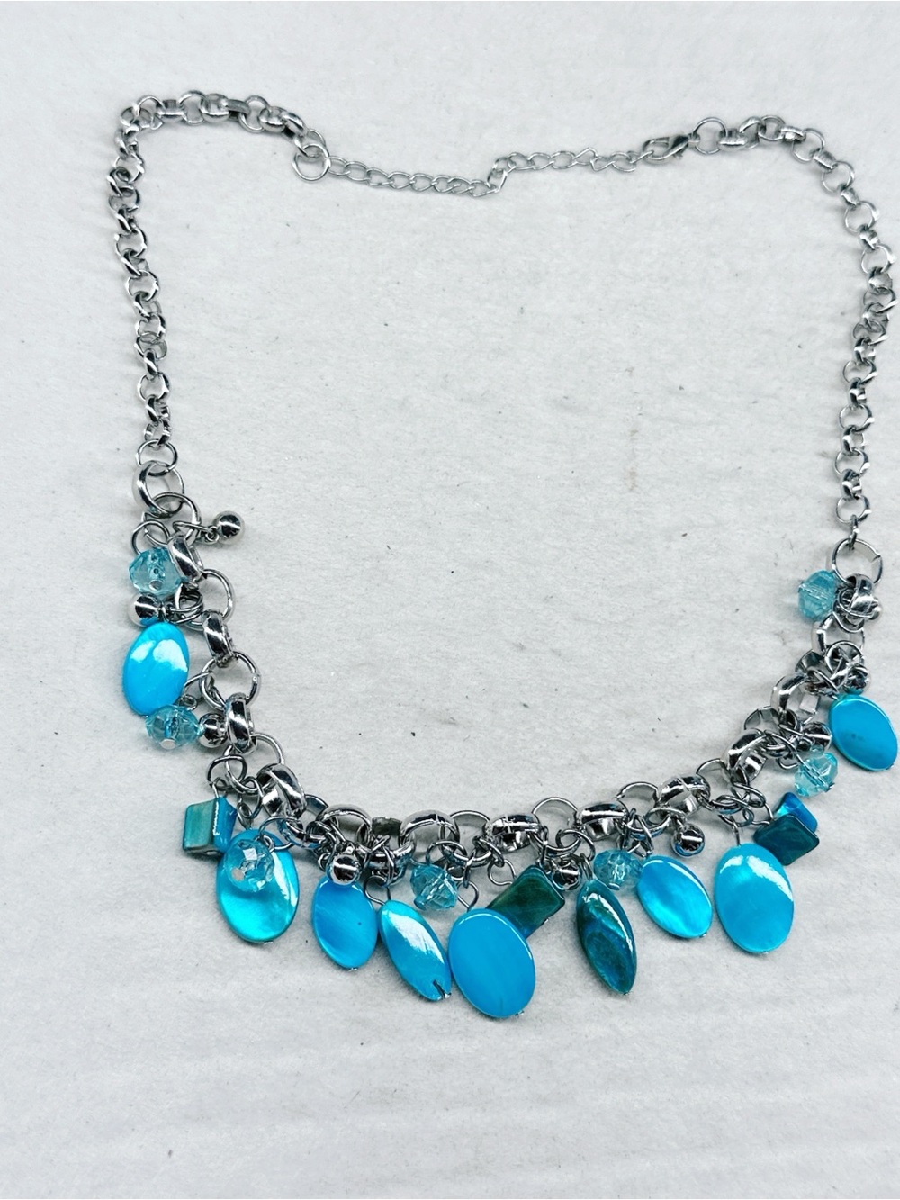 228gc. Teal Shell Necklace